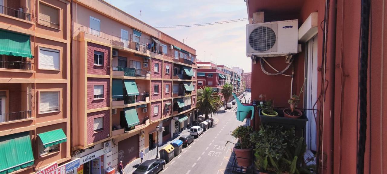 Habitacion Con Balcon Privado. Appartement Valencia Buitenkant foto